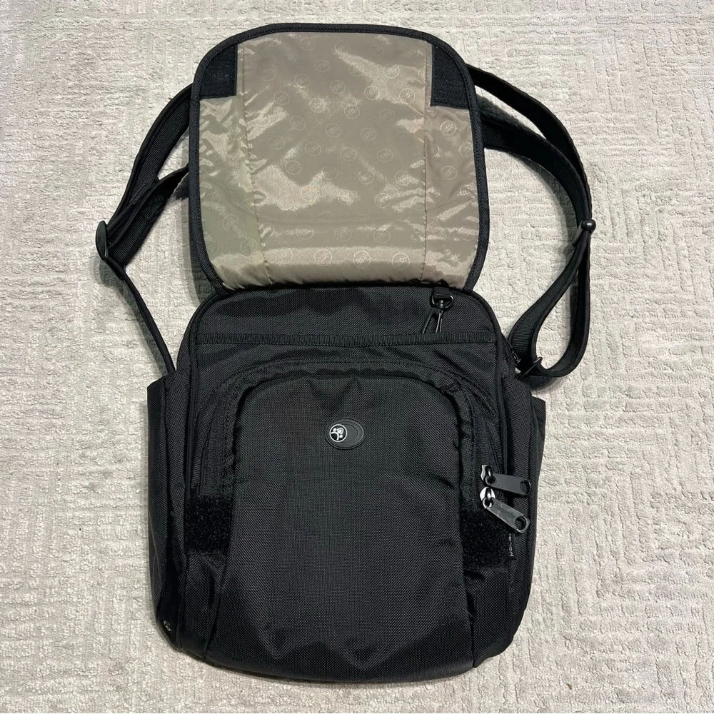 PacSafe Metrosafe 200 Unisex Messenger Bag